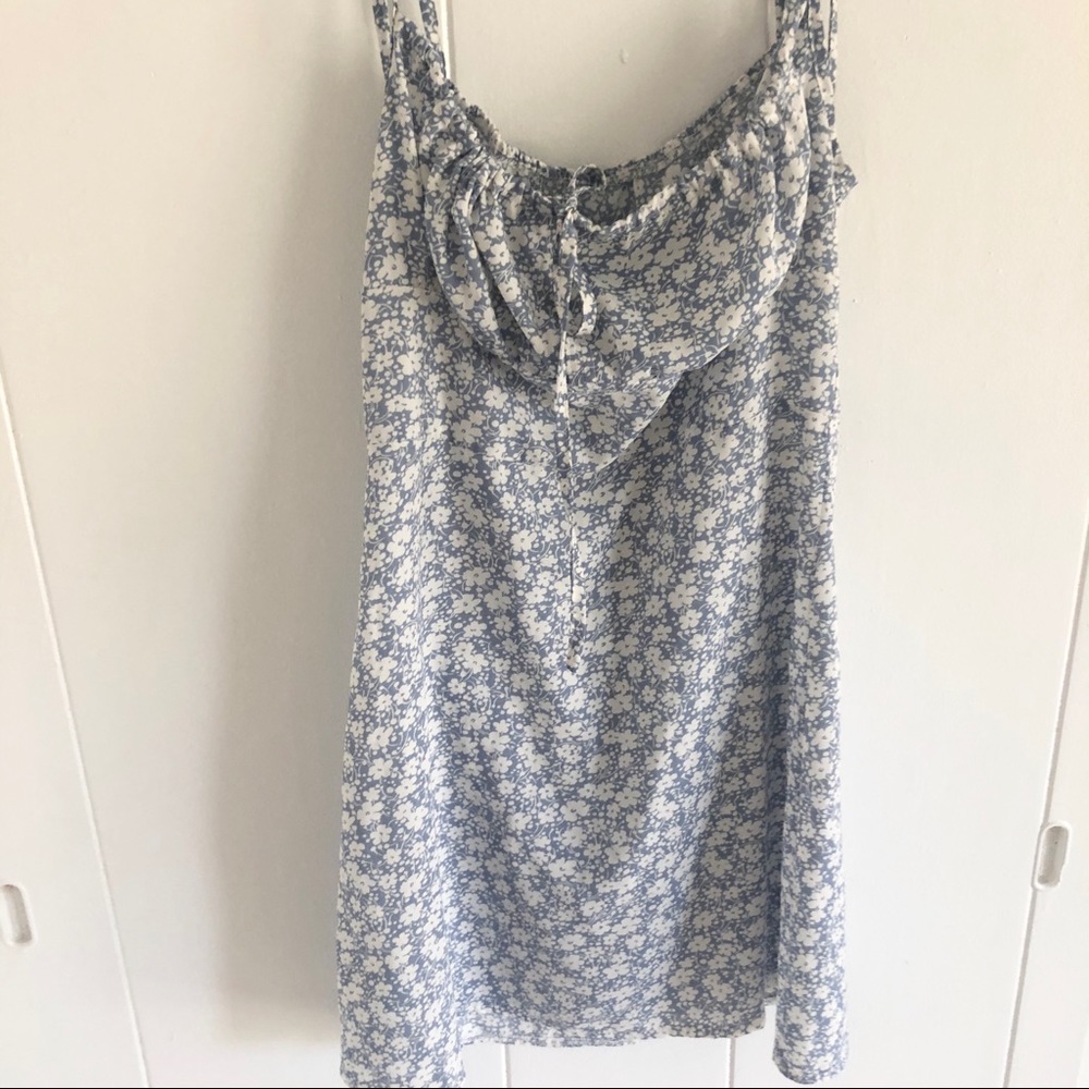 🤍90’s inspired floral dress